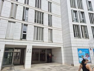 Pis a St. Pere - Sta. Caterina - El Born. Dr. aiguader  pg joan de borbó