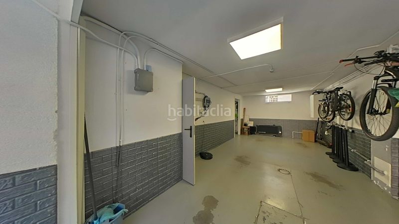 Foto 1f301e44-9c28-4a69-a994-3d45ff219ec8. Casa aparellada amb calefacció aparcament piscina a Alcorcón