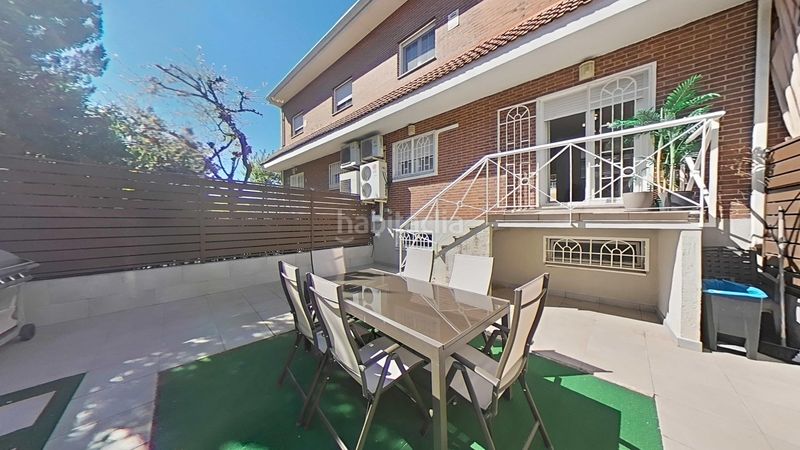 Foto a4a7d0c9-c0f0-4912-989a-8ca5cf019f59. Casa aparellada amb calefacció aparcament piscina a Alcorcón