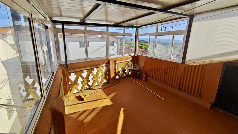 Foto b7615873-8fe7-4351-b2eb-cd33dc0c0aff. Chalet mit parking in Malpartida de Plasencia