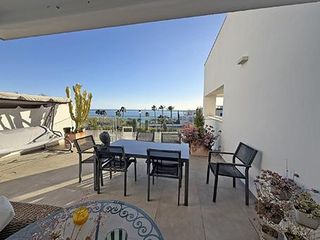 Planta baixa a Hacienda Torrequebrada. Rodeado de campos de golf y primera linea de playa