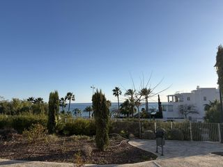 Ground floor in Hacienda Torrequebrada. Rodeado de campos de golf y primera linea de playa