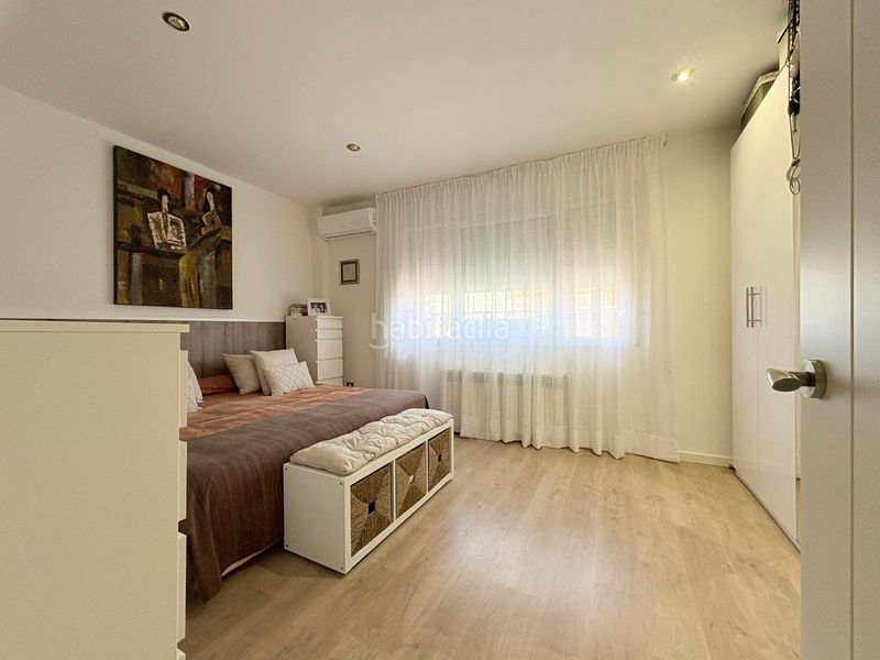Foto 511f0297-5f49-408d-8d3a-50d4e833c716. Casa aparellada amb calefacció a Poble Nou Sabadell