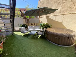 Casa pareada en Poble Nou. Poblenou junto al centro civic