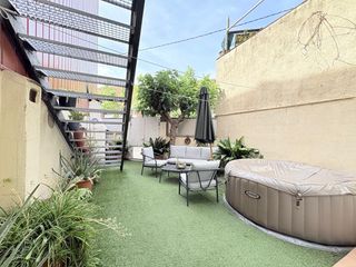 Doppelhaus in Poble Nou. Poblenou junto al centro civic