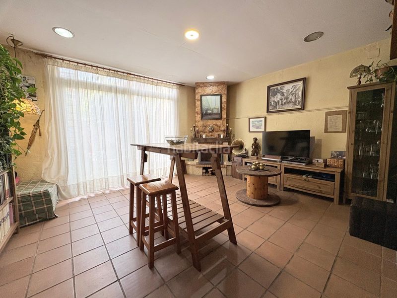 Foto d0d39cfc-c243-40ef-a43b-96849df92662. Casa aparellada amb calefacció a Poble Nou Sabadell