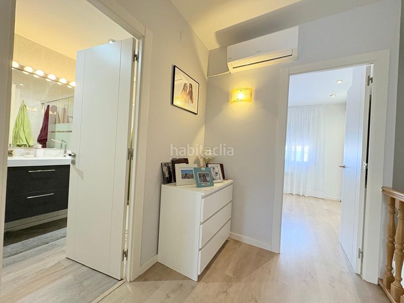 Foto ff45e50a-fe2b-40ad-8d3a-b50c47fb9196. Casa aparellada amb calefacció a Poble Nou Sabadell