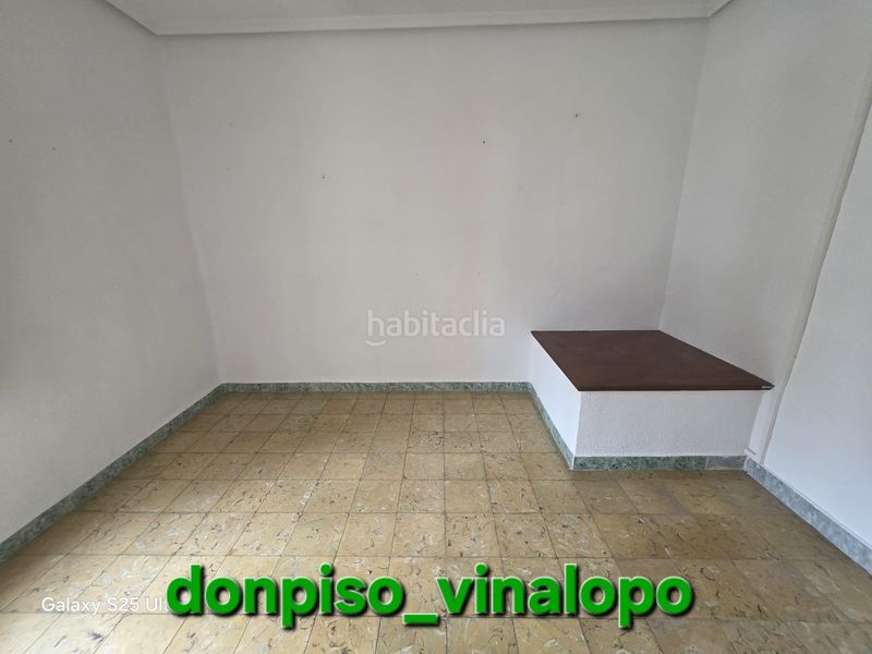 Foto 0368dd16-eae5-4876-9815-43ed4b5ad19e. Casa aparellada a Plaza Castelar - Mercado Central Elda