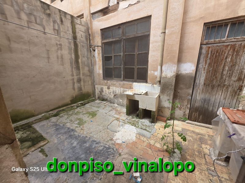 Foto 04d09f88-1bc0-4ffd-bcc7-f93ffc5efa38. Casa aparellada a Plaza Castelar - Mercado Central Elda