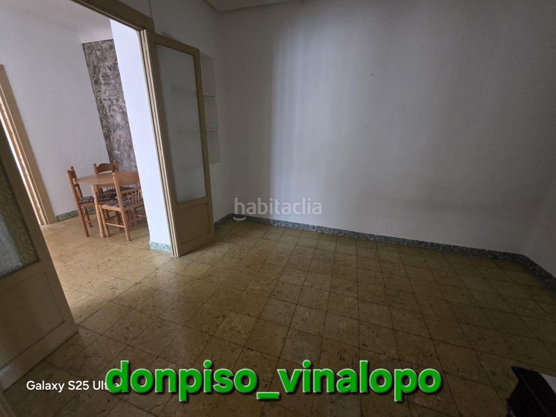 Foto 13729979-7ef2-41df-b7e1-0e2b0f393dd2. Casa aparellada a Plaza Castelar - Mercado Central Elda