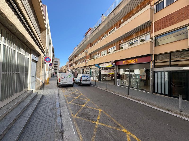 Foto dffdb60b-8d20-4e1f-b700-22ad648b9d9c. Casa aparellada a Centre Sabadell