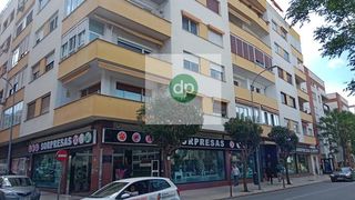 Pis a Santa Marina. Antes av villanueva, junto a el corte inglés.