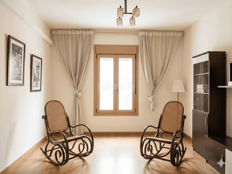 Foto f7e98366-1faf-4110-aa23-8c631b744245. Pis a Centro Cáceres