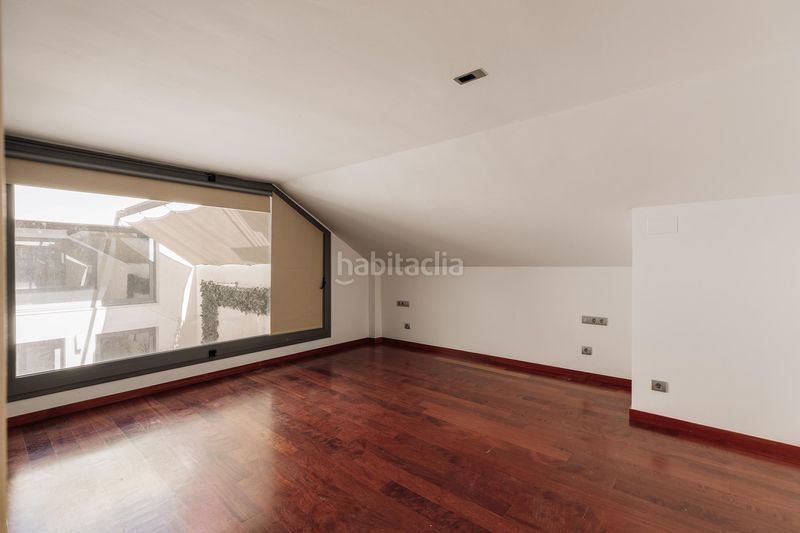 Foto e21bcb04-5398-446e-8f7b-823375c24b60. Pis amb calefacció aparcament a Sagrada Família Barcelona