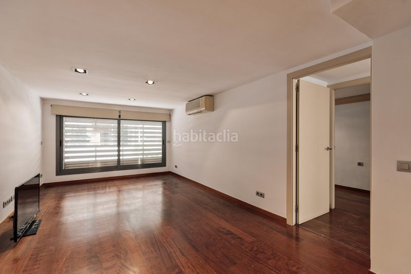 Foto f151bd69-e4ef-4b9c-a990-ecc7714d7c68. Pis amb calefacció aparcament a Sagrada Família Barcelona