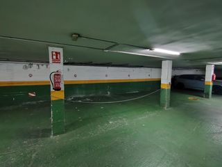 Posto auto in Puerto Marina. Av del mar 12, frente a puerto marina