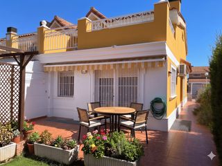 Chalet in Moncada. Próxima al ceu san pablo