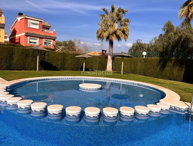 Foto f740ac06-d26f-4db3-8e24-f22808db1ef2. Xalet amb calefacció piscina a Moncada