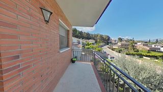 Chalet in Piera. Urbanización can bou