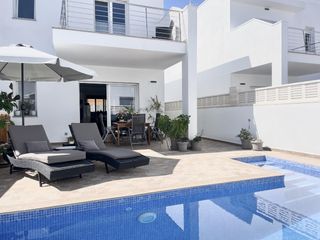 Casa aparellada a Verger (el). Cerca del centro comercial la segaría.