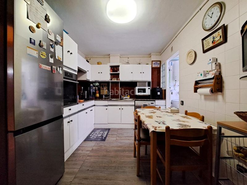 Foto edd9cbad-9651-46f5-9bda-524bafc777b3. Pis amb calefacció aparcament a Martorell