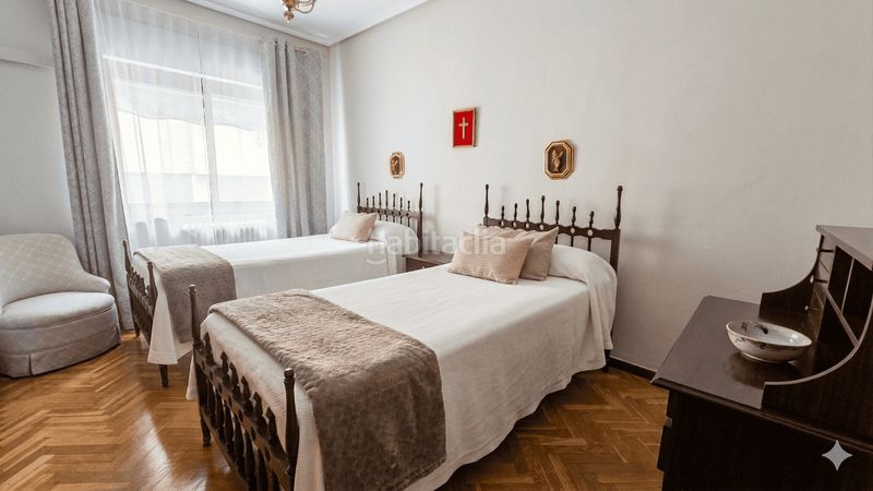 Foto f8a1376d-d5c1-489e-90a5-c1f41744c437. Pis a Centro Cáceres