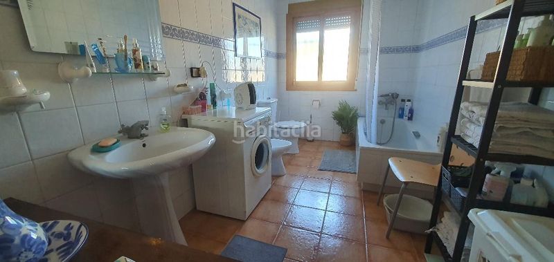 Foto 4f6336e3-f512-4888-b725-281e21965594. Casa aparellada amb calefacció aparcament piscina a Hellín
