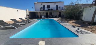 Casa bifamiliare in Hellín. Barrio prtidores isso, casas nuevas