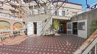 Chalet in Sant Sadurní d´Anoia. Al centro de la ciudad