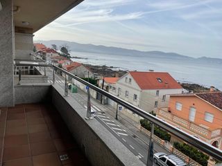Miete Appartement in Sanxenxo Pueblo. Frente a la playa de carabuxeiras