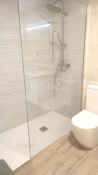Foto da8b32d8-5fa2-47c6-a94e-a178cc99e8fb. Pis amb calefacció piscina a Calella