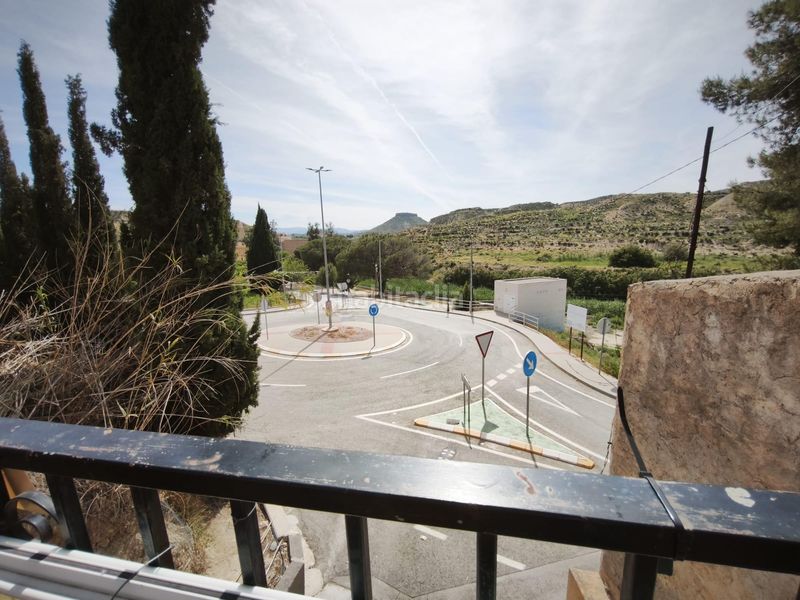 Foto d053df77-d888-4194-8fdd-c6ce0294ba60. Casa aparellada a Mula