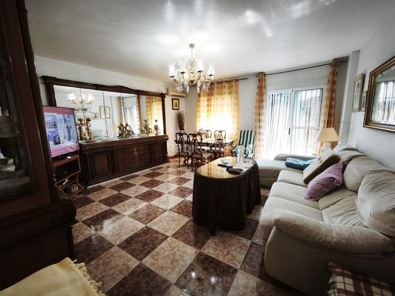 Foto df270810-5e1e-4928-a467-0b6ae7b24b76. Casa aparellada a Mula