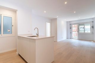 Flat in Sant Ramon - Maternitat. Av. madrid  les corts