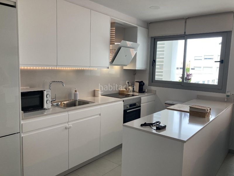 Foto c354ea52-b9e7-44ab-b0c0-b6a6e63c5f17. Apartament amb aparcament a Ses Figueretes - Platja d'en Bossa - Cas Serres Ibiza