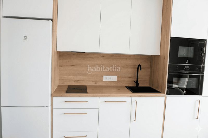 Foto 98d4a724-c64b-411c-a939-f9464d284095. Rent flat in Centro Cáceres