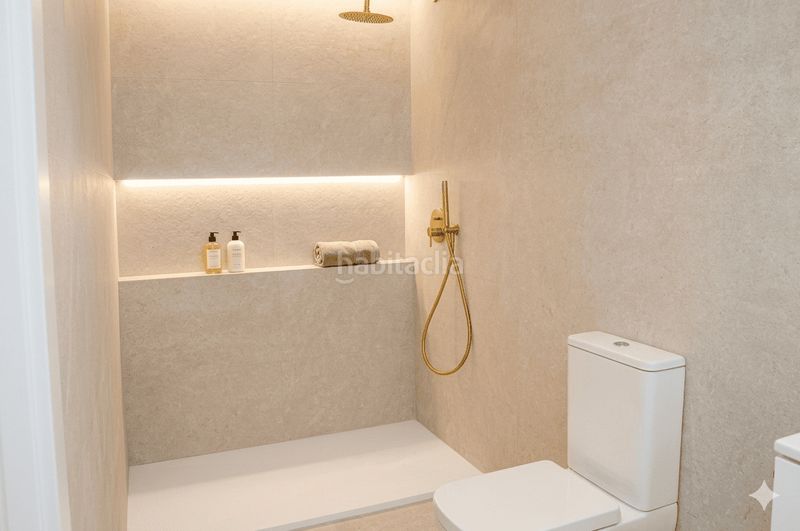 Foto d7214db8-d3ea-425f-a8e5-268074b5ff3c. Rent flat in Centro Cáceres
