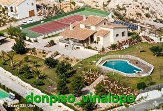 Masía en Jubalcoi. Chalet con piscina en urbanización bonavista