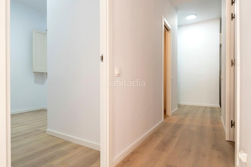 Foto 91bf6f1b-5c45-49d9-96f6-a07fa90709f0. Pis a Sants-Badal Barcelona