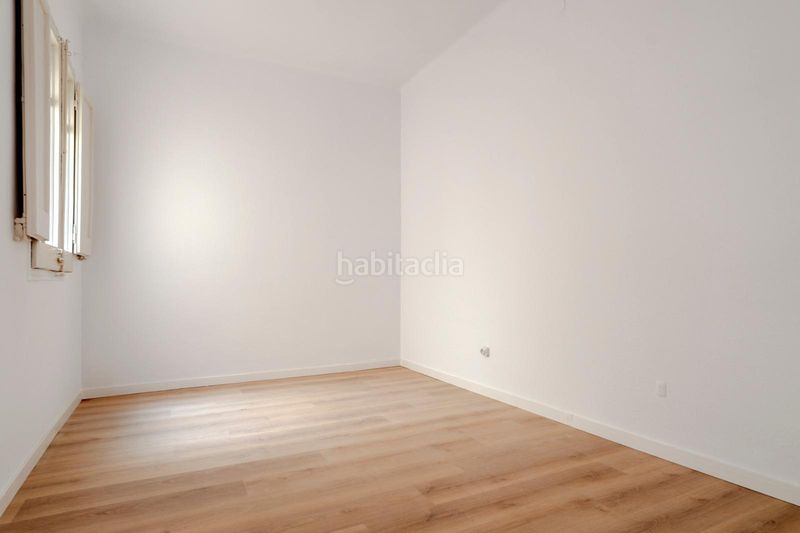 Foto 9c0b95e9-6ff9-45d9-81ba-6c42a742ff57. Pis a Sants-Badal Barcelona