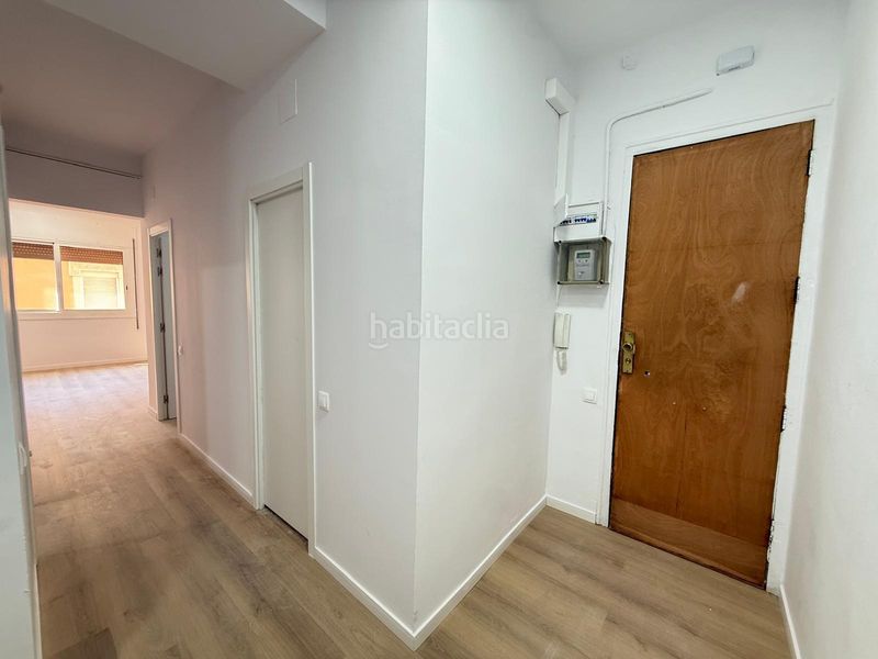 Foto b0d80333-148d-4f93-af9d-0ff7dd74ec1d. Pis a Sants-Badal Barcelona
