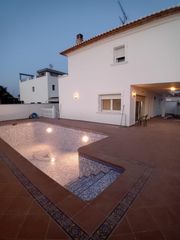 Chalet in La Pedrera-Vessanes. Cerca del hospital la pedrera