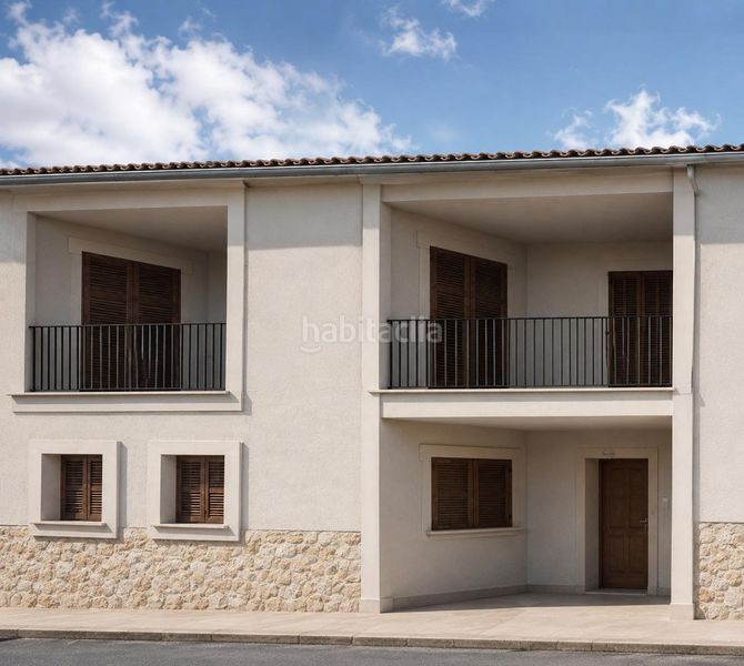 Foto 33bc0757-e12f-4c11-bdcd-7c11d4492ea3. Casa aparellada amb aparcament a Selva