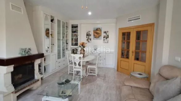 Foto 388240f0-6515-448e-8464-60dd9b0375a1. Casa aparellada amb calefacció aparcament a Huércal - Overa