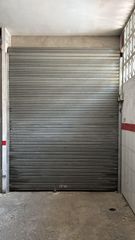 Aparcament cotxe a Mercat-Mas Moixa. Carrer illes balears