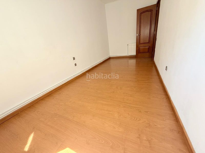 Foto b497668b-3750-458e-a77f-0c6689a17c40. Pis amb calefacció a San Pere Terrassa