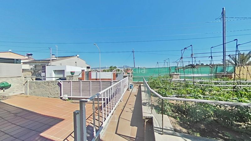 Foto b03f4f1d-f654-4982-bc84-0a7b4de6cc27. Chalet a 9 minutos a pié carrefour vallés en Can Parellada Terrassa