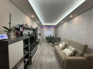 Apartament a Arriaga - Lakua. Piso reformado , actual y moderno con  ascensor