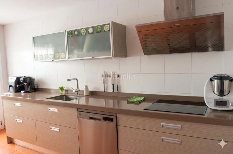 Foto 101fc2da-8435-4910-8547-bc1d9f4e79e5. Casa aparellada amb calefacció aparcament a Montesol - Mejostilla Cáceres