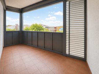 Etagenwohnung in Badia del Vallès. Muy de cerca de zona ikea y centro comercial.